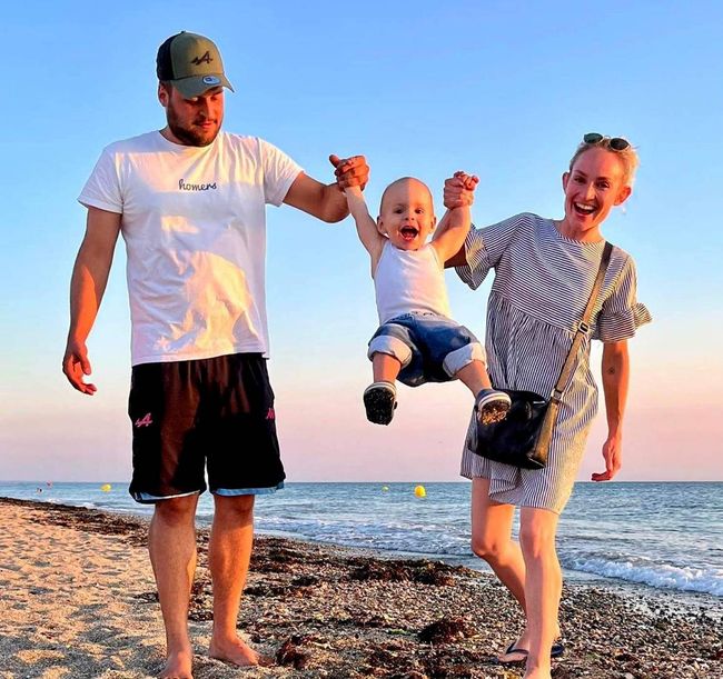 Photo by Andrea Piacquadio: https://www.pexels.com/photo/photo-of-man-holding-a-book-927022/
